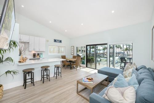 3 Bedroom home on the beach steps from Balboa Pier