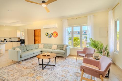 5 min to Beach Luxe Villa Opal Breeze by Bocobay