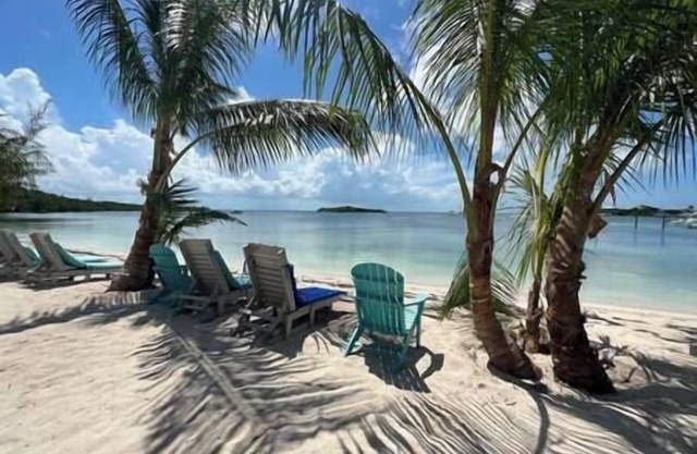 #8 -Guana Beach Inn @sunset beach - Guana Cay