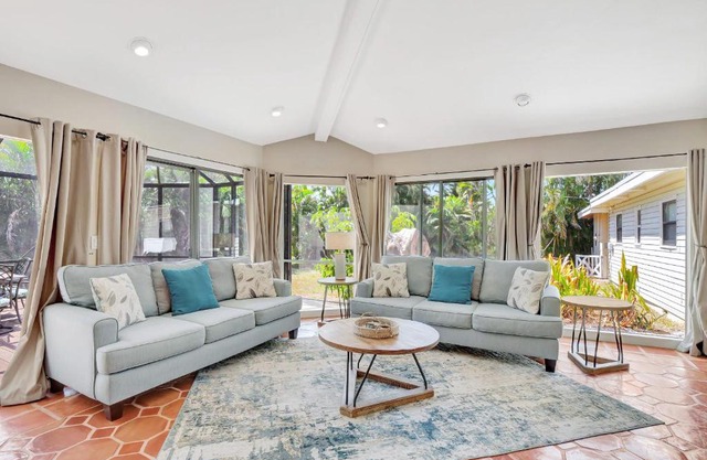 A Private Oasis Complex in Naples