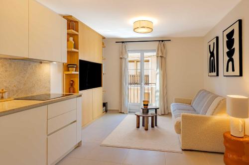AC Apartment with 1 Bedroom for 4 Guests - Place des lices of Saint-Tropez