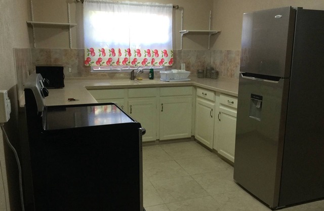 Beautiful 2 bedroom 1 bathroom apartment.