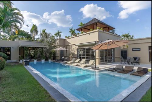 Beautiful 5BR Villa With Temperature Control Pool
