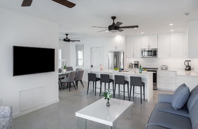 Carpe Diem 3 BR Condo