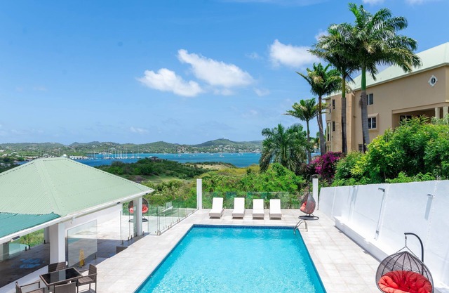 Christophers Apartments