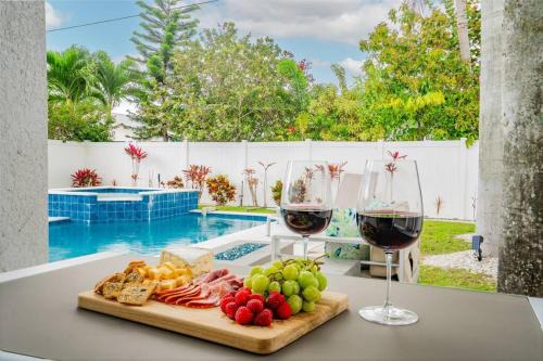 Close2Beach, Sleeps 11, Pool, Firepit, Bikes, Patio