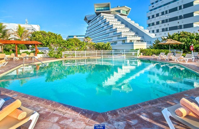 Condos in Prime Cancun Location Plus 3 Pools