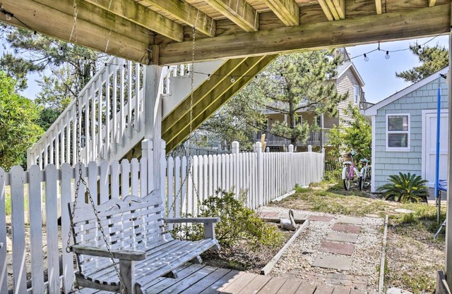 Dreamy, Coastal Studio Paradise with Hot Tub!