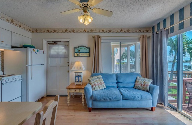 Five Palms Suite 110 - Daily - Weekly - Monthly