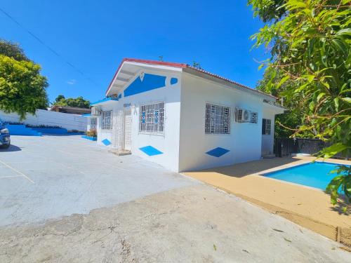 Ling Ling Room - Ferdie's Place