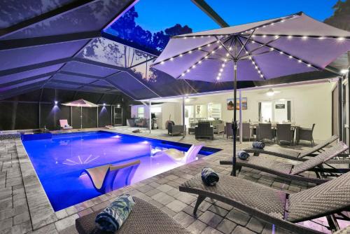 Lux Fam Private Resort Pool Spa, 2 Private Pickleball Courts, Basketball, Ping Pong Table, Mini Golf, Close To Beach & Dining Home Sleeps 8