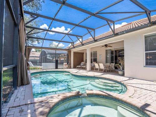 Luxury Disney Villa 5BR With Private Pool and Spa (4 Miles from Disney)