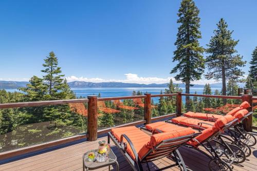 Luxury Lakeview Retreat - Hot Tub, SUP, Sauna & More!