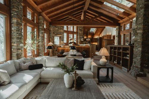 Luxury Nature Getaway Stone House by Casa Oso