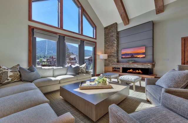 LuxuryÂ 4br Steps From Heavenly Village & Gondola 4 Bedroom Condo by RedAwning