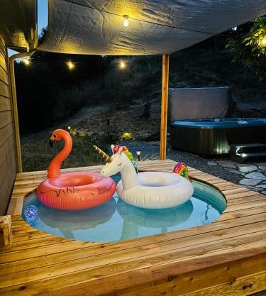 Manzanita Hill-35 miles to Yosemite, 10 miles to Mariposa with 8 person spa