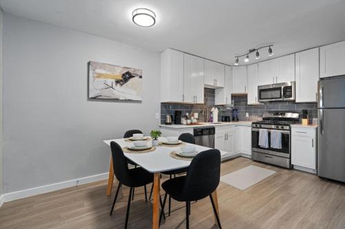 Mins 2 Dwntown - Private Stay - Nestled Austin Pad