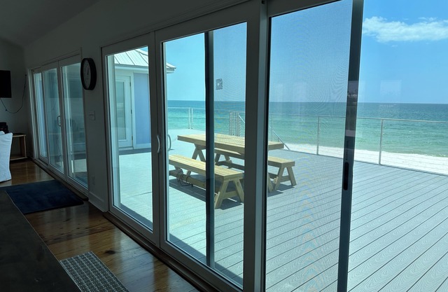 New rental 1 level on Beach Sunset Sunrise Views & Huge Deck furthest NORTH Cape