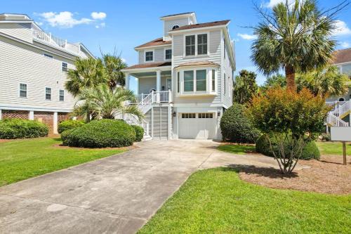Ocean Breezes 4 Bedroom 4 Bath with Amenities