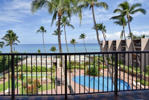 Oceanfront Lahaina Condo with Balcony and Pool Access!