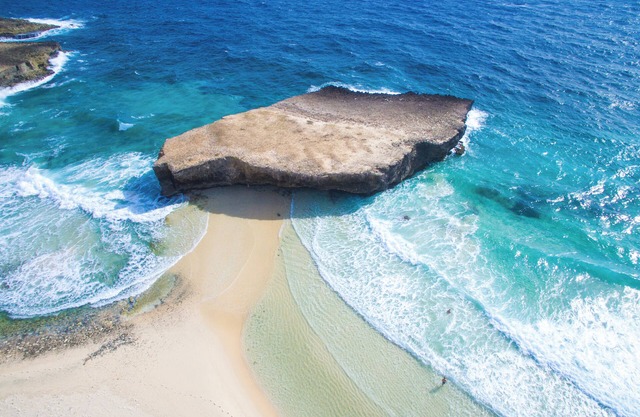 Private Beach Ocean Front Boat Dock Tiki Bar