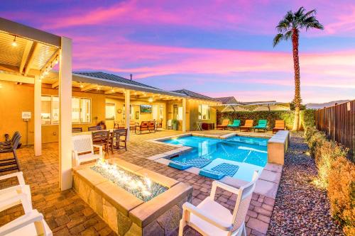 Secluded Private Golf Pool Home with Game Room