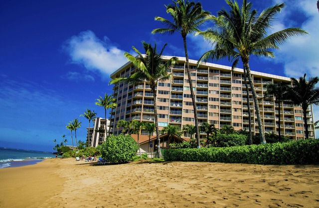 Spacious Ocean & Mountain view corner unit - Royal Kahana 220