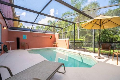 Spectacular House with 3BR - Private Pool, BBQ - Minutes from Disney!