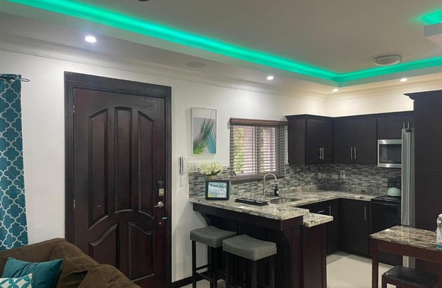 Suite 7 At The Rochesters