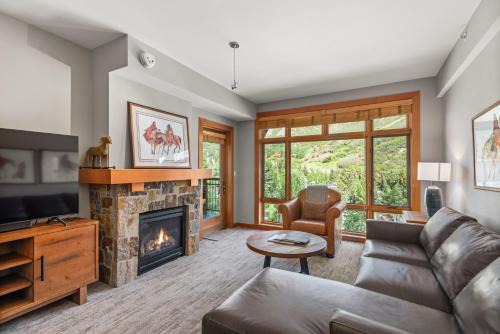 The Ember Edge Capitol Peak Lodge #3309