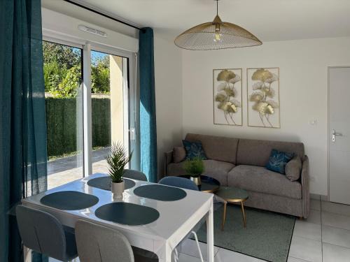 Ticya Lodge 10 minutes Parc Disneyland Maison neuve indépendante jusqu'à 5 voyageurs lit bébé 2 places Parking Ferme