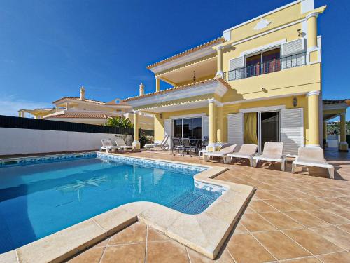Villa Tio Pedro - Swimming Pool - For families- BY BEDZY