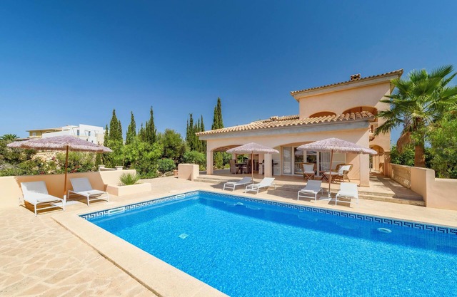 Villa Turo del Sol with partly Sea View, Pool, Garden, Terrace, Balcony & Wi-Fi
